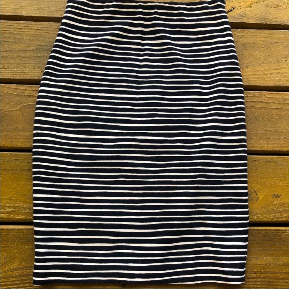Loft midi stretchy pencil skirt black and white striped size Medium